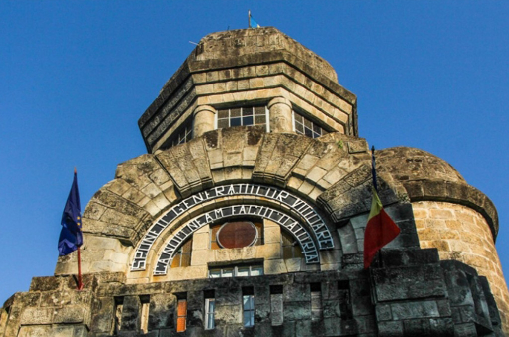 Manastirea Magura Ocnei si Monumentul Eroilor - Hotel Dobru